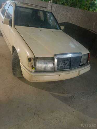 Mercedes  1992, 250,000 km - 2.0 l - Sabirabad