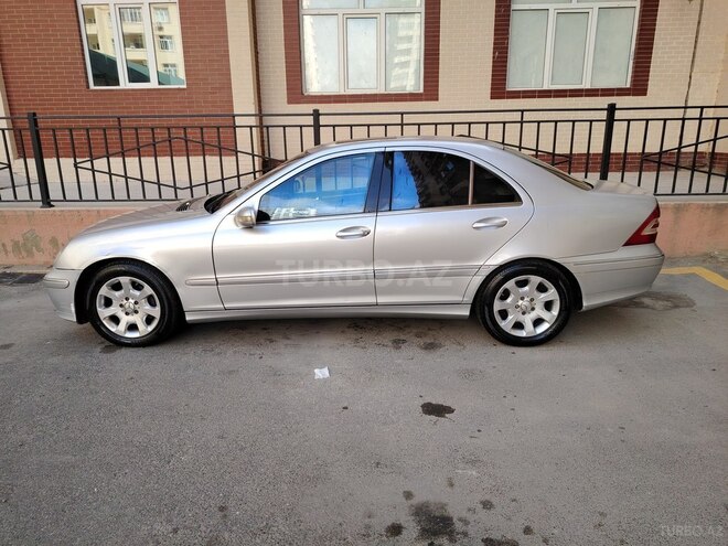 Mercedes C 240 2005, 241,000 km - 2.6 l - Bakı