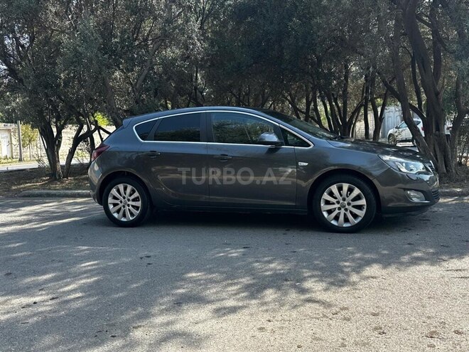 Opel Astra 2010, 254,000 km - 1.6 l - Sumqayıt