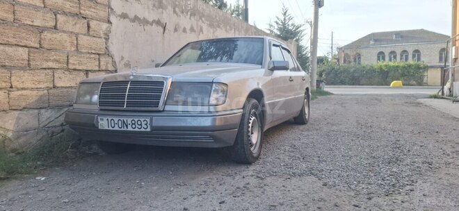 Mercedes 200 E 1993, 858,550 km - 2.0 л - Quba