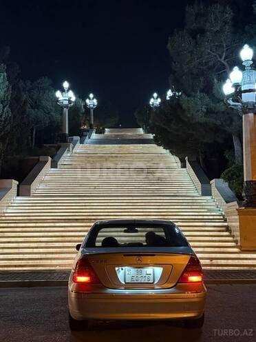 Mercedes C 320 2002, 340,450 km - 3.2 л - Qəbələ