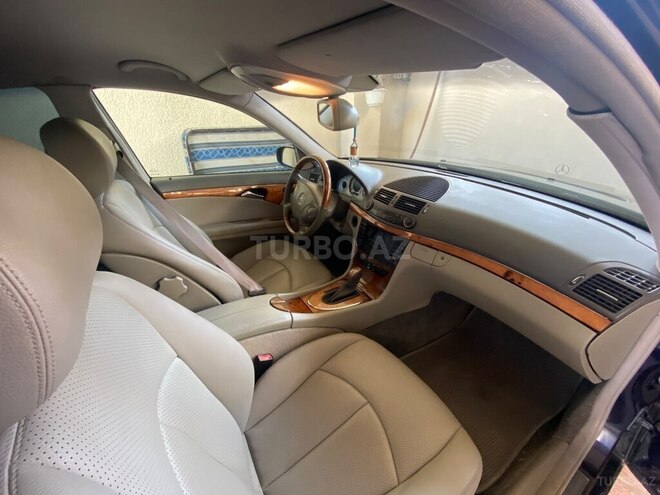 Mercedes E 240 2003, 247,000 km - 2.6 l - Bakı