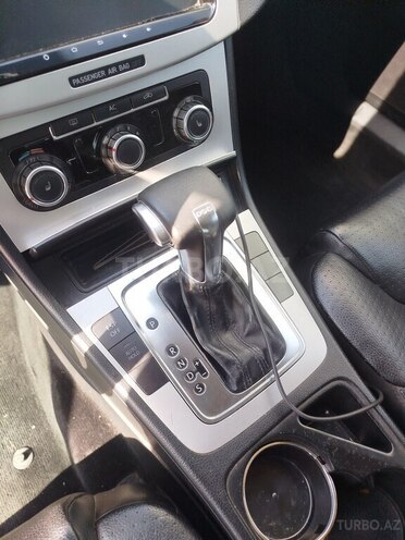 Volkswagen Passat 2010, 200,000 km - 2.0 л - Bakı