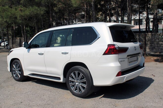 Lexus LX 570 2016, 95,000 km - 5.7 л - Bakı