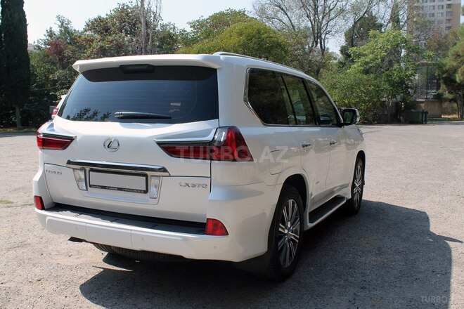 Lexus LX 570 2016, 95,000 km - 5.7 л - Bakı