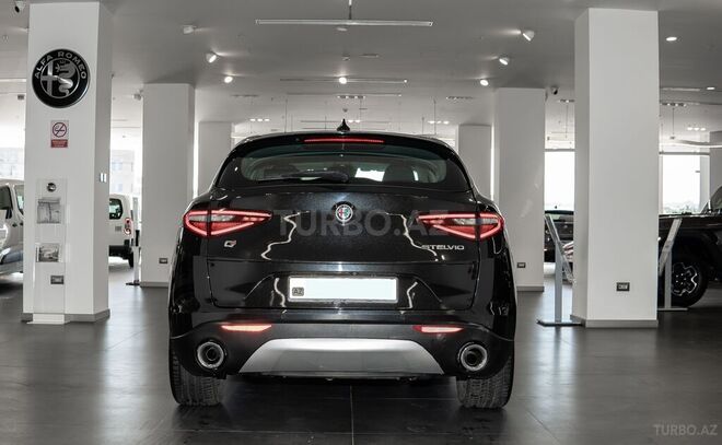 Alfa Romeo Stelvio 2017, 157,489 km - 2.0 l - Bakı