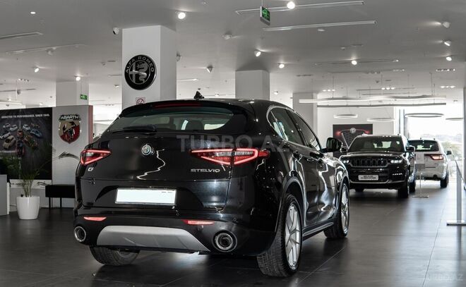 Alfa Romeo Stelvio 2017, 157,489 km - 2.0 l - Bakı