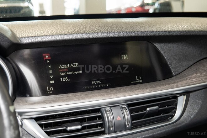 Alfa Romeo Stelvio 2017, 157,489 km - 2.0 l - Bakı
