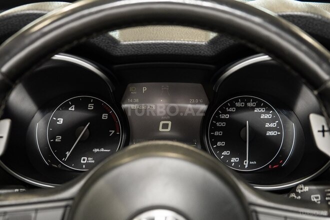 Alfa Romeo Stelvio 2017, 157,489 km - 2.0 l - Bakı