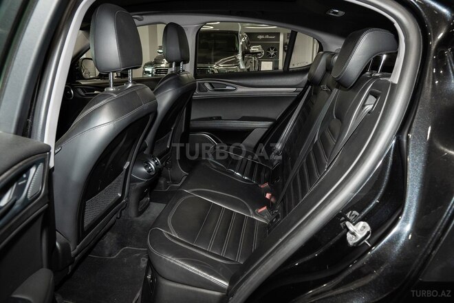 Alfa Romeo Stelvio 2017, 157,489 km - 2.0 l - Bakı