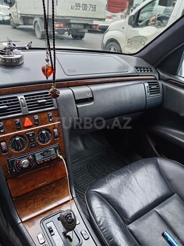 Mercedes E 280 1996, 465,745 km - 2.8 l - Kürdəmir