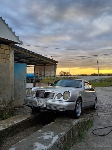 Mercedes E 280 1996, 465,745 km - 2.8 l - Kürdəmir