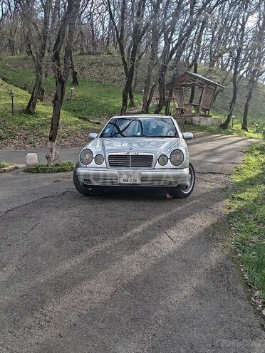 Mercedes E 280 1996, 465,745 km - 2.8 l - Kürdəmir