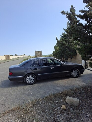 Mercedes E 220 1999, 450,000 km - 2.2 l - Bakı