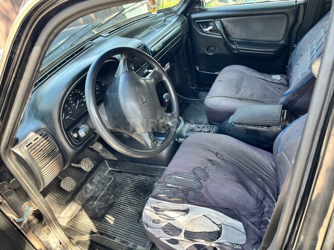 GAZ 3110 2001, 300,000 km - 2.3 l - Qax