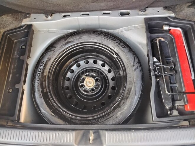 Toyota Corolla 2005, 281,000 km - 1.4 l - Bakı