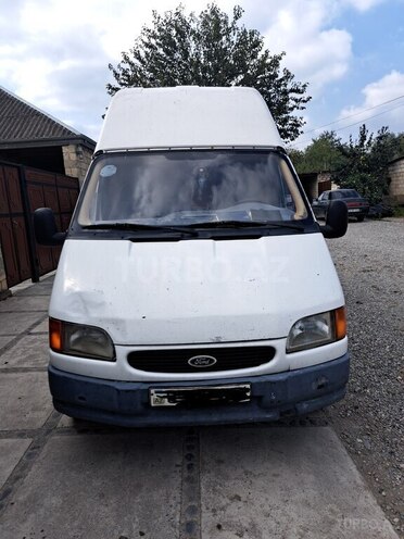 Ford Transit 1999, 542,000 km - 2.5 л - Quba