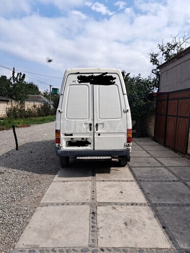Ford Transit 1999, 542,000 km - 2.5 л - Quba