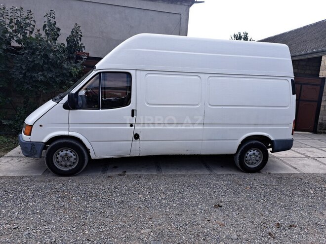 Ford Transit 1999, 542,000 km - 2.5 л - Quba