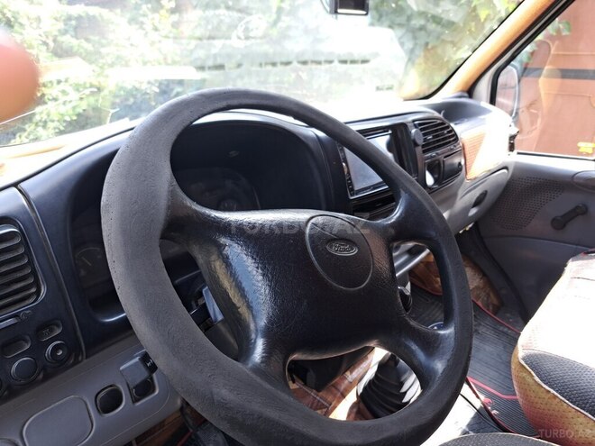 Ford Transit 1999, 542,000 km - 2.5 л - Quba