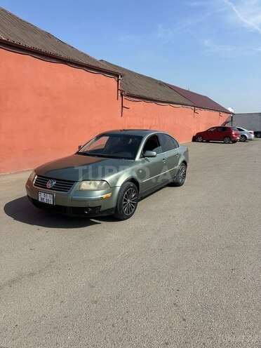 Volkswagen Passat 2003, 304,643 km - 1.8 l - Gəncə