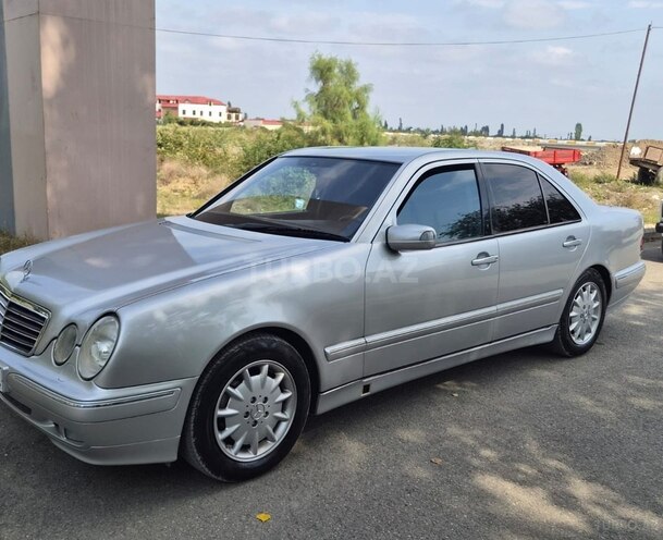 Mercedes E 240 2000, 317,000 km - 2.4 l - Qusar