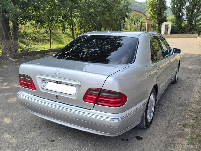 Mercedes E 240 2000, 317,000 km - 2.4 l - Qusar