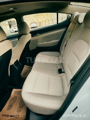 Hyundai Elantra 2017, 173,809 km - 2.0 l - Bakı