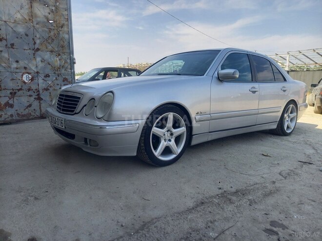 Mercedes E 320 1999, 294,000 km - 3.2 l - Füzuli