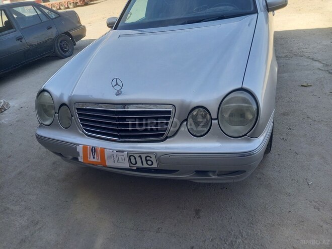 Mercedes E 320 1999, 294,000 km - 3.2 l - Füzuli