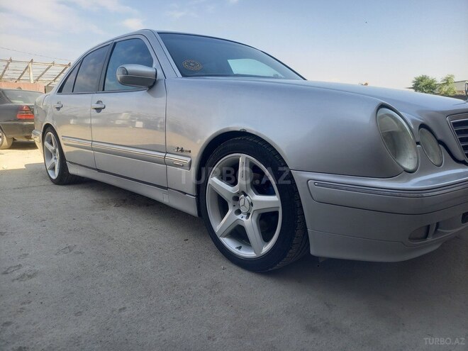 Mercedes E 320 1999, 294,000 km - 3.2 l - Füzuli