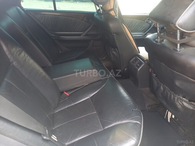 Mercedes E 320 1999, 294,000 km - 3.2 l - Füzuli