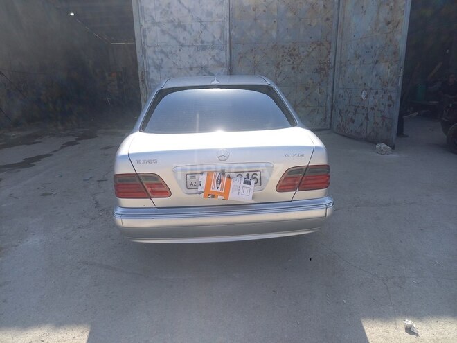 Mercedes E 320 1999, 294,000 km - 3.2 l - Füzuli