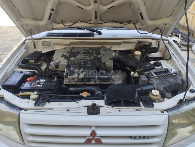 Mitsubishi Pajero io 2000, 300,000 km - 1.8 l - Bakı