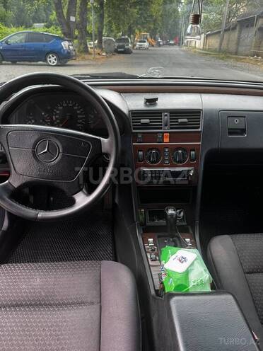 Mercedes C 220 1994, 380,000 km - 2.2 l - Bakı