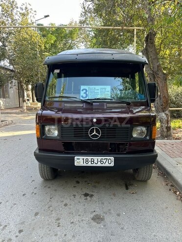 Mercedes 208 D 1993, 200,000 km - 2.5 l - Şirvan