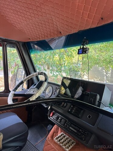 Mercedes 208 D 1993, 200,000 km - 2.5 l - Şirvan