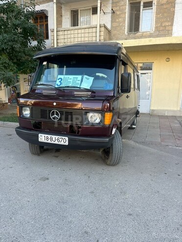 Mercedes 208 D 1993, 200,000 km - 2.5 l - Şirvan