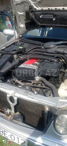 Mercedes E 200 1996, 250,000 km - 2.0 л - Zaqatala