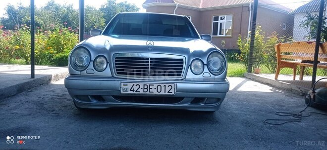 Mercedes E 200 1996, 250,000 km - 2.0 л - Zaqatala
