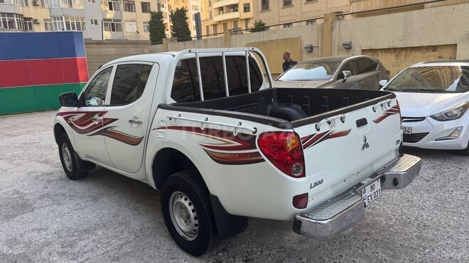 Mitsubishi L200 2008, 272,000 km - 2.5 l - Bakı