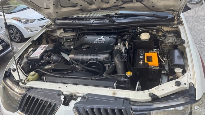 Mitsubishi L200 2008, 272,000 km - 2.5 l - Bakı