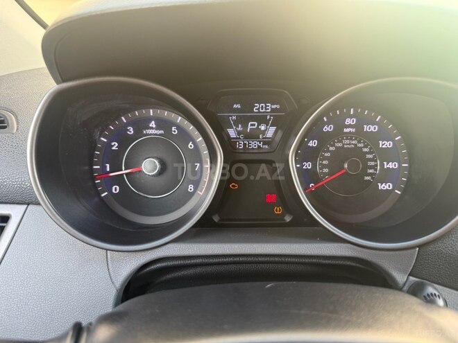 Hyundai Elantra 2015, 220,000 km - 1.8 л - Bakı