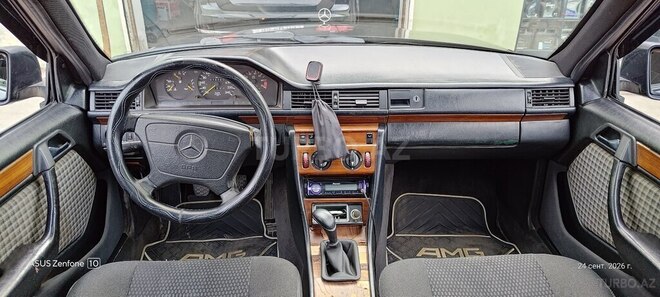 Mercedes E 220 1994, 563,154 km - 2.2 л - Xudat