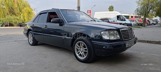 Mercedes E 220 1994, 563,154 km - 2.2 л - Xudat