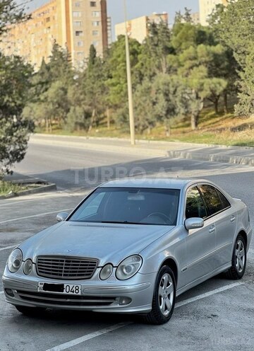 Mercedes E 220 2004, 434,500 km - 2.2 l - Bakı