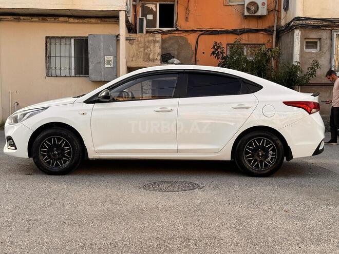 Hyundai Accent 2018, 319,447 km - 1.4 l - Bakı