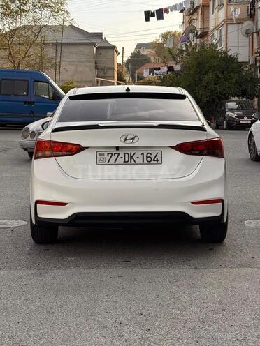 Hyundai Accent 2018, 319,447 km - 1.4 l - Bakı