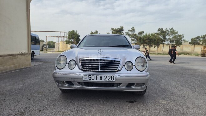 Mercedes E 280 2001, 267,046 km - 2.8 l - Sumqayıt