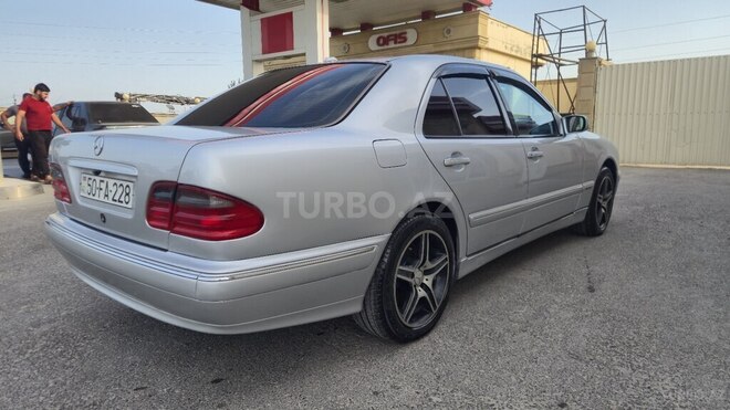 Mercedes E 280 2001, 267,046 km - 2.8 l - Sumqayıt